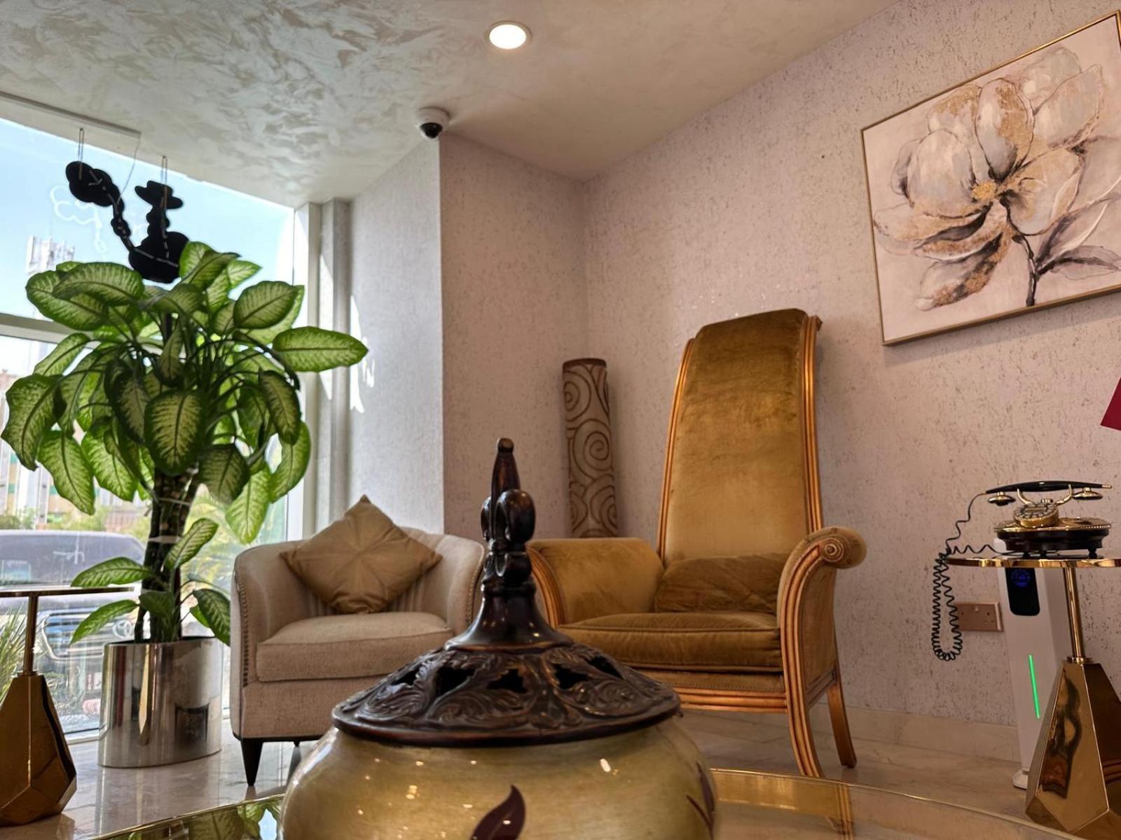 Saraya Palace Hotel Doha Bagian luar foto