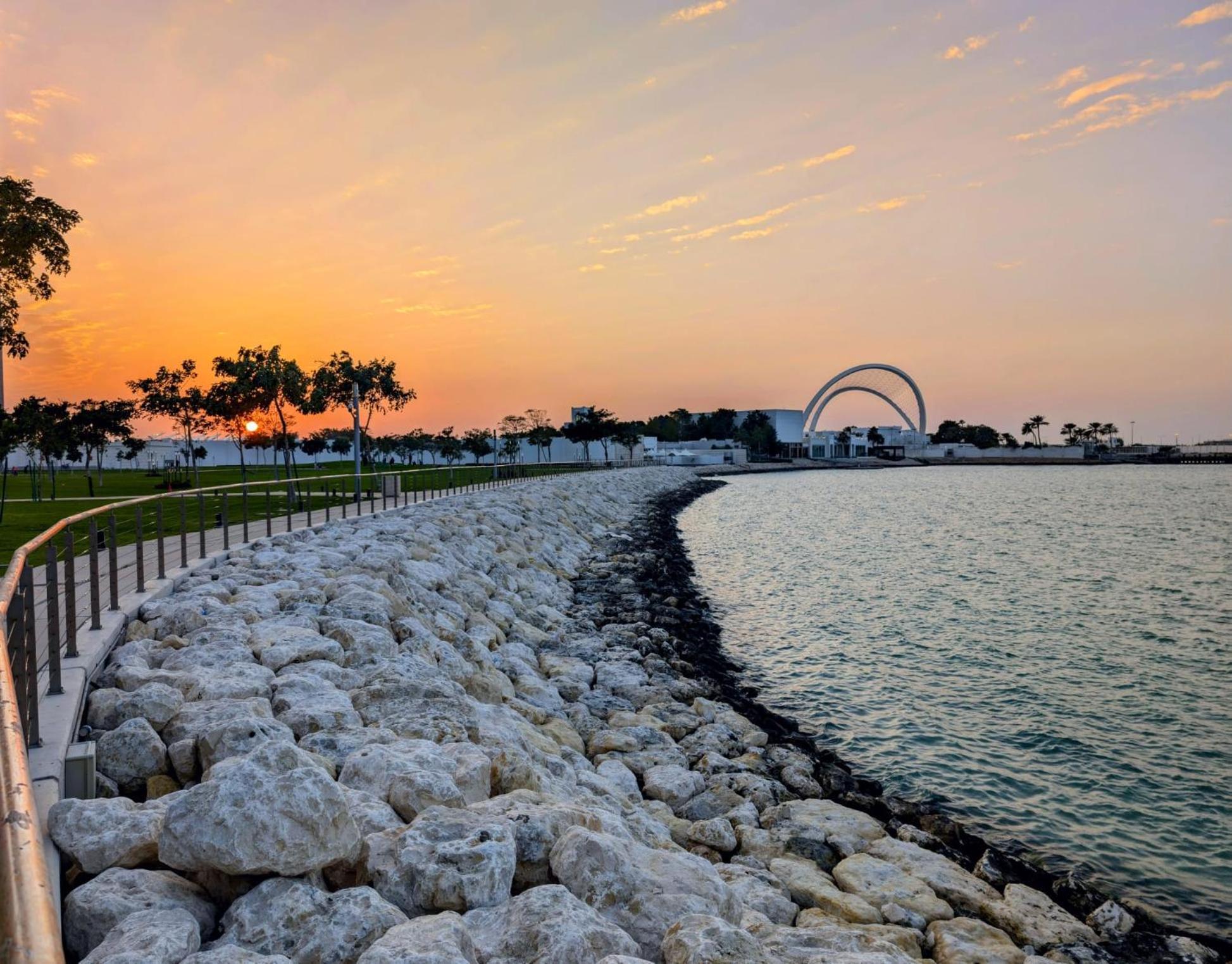 Saraya Palace Hotel Doha Bagian luar foto